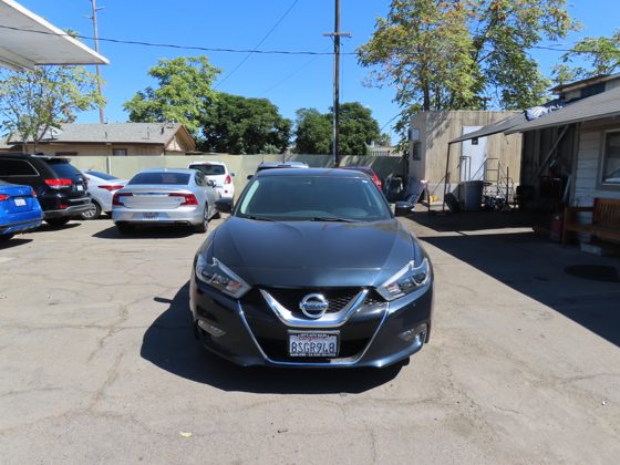 2017 Nissan Maxima SV foto 2