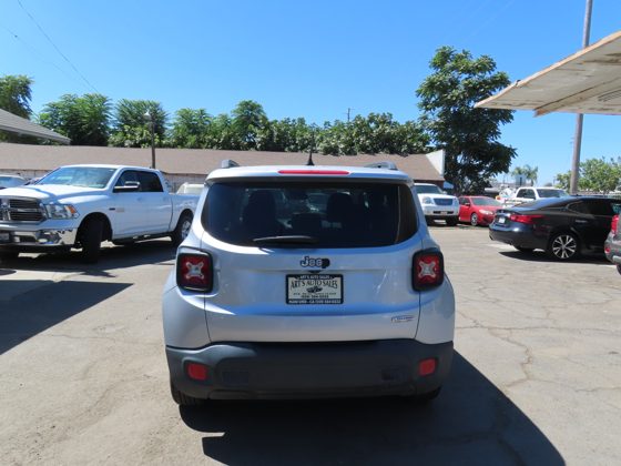 2015 Jeep Renegade Latitude foto 3