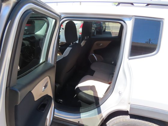 2015 Jeep Renegade Latitude foto 6