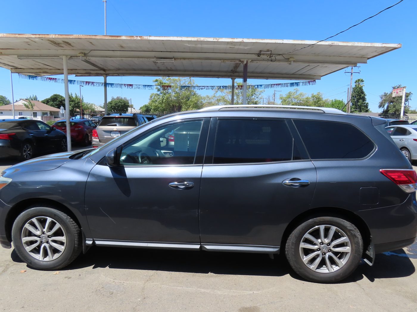 2014 Nissan Pathfinder SV — Art's Auto Sales, Hanford CA