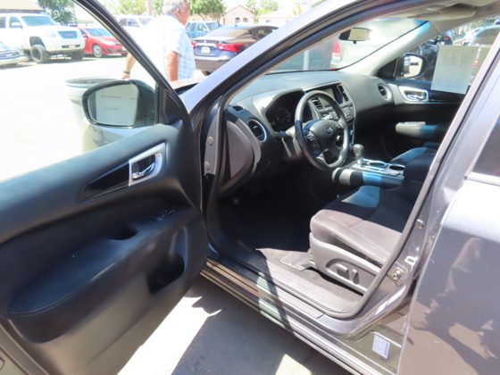 2014 Nissan Pathfinder SV foto 5