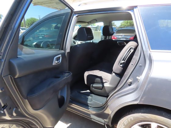 2014 Nissan Pathfinder SV foto 6