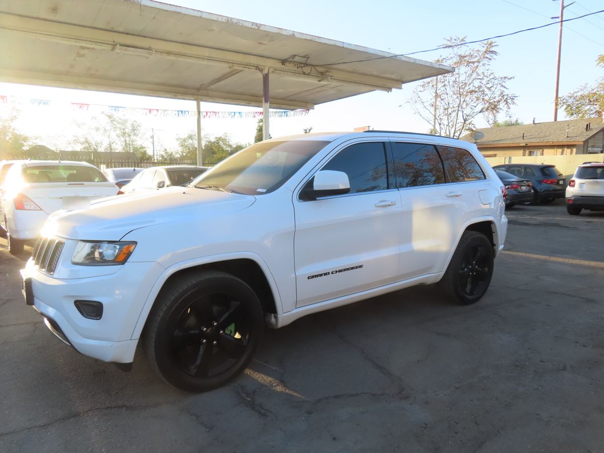 2015 Jeep Grand Cherokee Laredo — Art's Auto Sales, Hanford CA