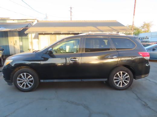 2016 Nissan Pathfinder SV foto 1