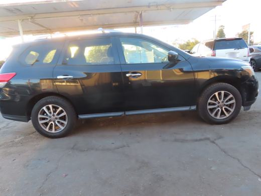 2016 Nissan Pathfinder SV foto 3