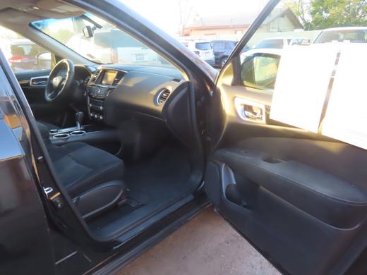 2016 Nissan Pathfinder SV foto 8